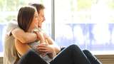 Pasangan Poliamori Kontroversial Ini Cari Pacar Baru, Bikin Pendaftaran Online