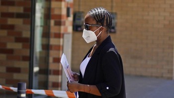 Janie meminta investigasi independen menyeluruh atas kematian suaminya. Ia menuding pemerintah AS korup dan mengincar suaminya walaupuns sejauh ini tidak ada buktinya. Foto: AP/Joan Mateu