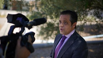 Villalba menyebut pihaknya berhasil mementahkan beberapa tuduhan yang dialamatkan pada John McAfee. Dia mengaku tak punya bukti bahwa kematian McAfee mencurigakan, akan tetapi ia menyesalkan kekejaman hukum sehingga John McAfee harus mendekam di penjara dan tak bisa bebas dengan jaminan, walau tidak melakukan kekerasan. Foto: AP/Joan Mateu