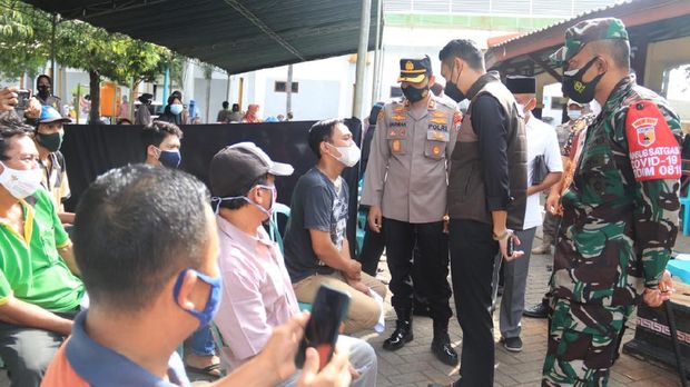 Kapolres pantau vaksinasi di tuban