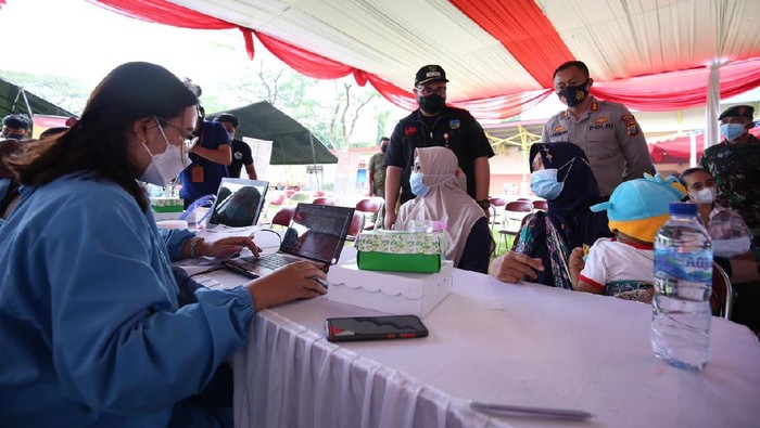 Mas Bup Apresiasi Warga Kediri Ikuti Vaksin Massal Di Canda Bhirawa