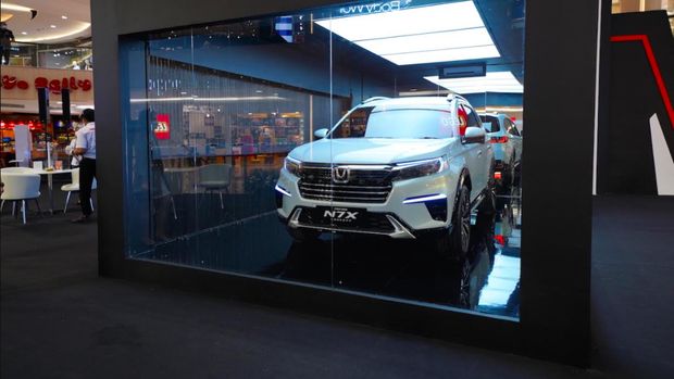 Mobil konsep Honda N7X resmi diperlihatkan di Surabaya.