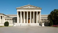 Budapest di Hungaria dikenal sebagai kota seni dunia. Di sana berdiri Museum of Fine Arts yang menjadi tempat favorit para pecinta seni. Museum of Fine Arts ini menyimpan berbagai karya seni mulai dari lukisan, patung, hingga seni kuno khas Mesir. Selain itu, desain bangunannya yang klasik khas abad ke-19 juga menjadi daya tarik bagi wisatawan. Istimewa/www.mfab.hu