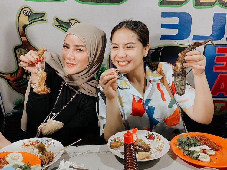 Olla Ramlan Saat Makan Pecel Ayam Bareng Nagita dan Belanja Bulanan