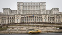 Ingin melihat nuansa Eropa klasik? Cocok nih datang ke Palace of Parliament di Bucharest, Rumania. Gedung ini merupakan pusat administrasi terbesar kedua di dunia setelah Pentagon. Memiliki luas 330 ribu meter persegi, Palace of Parliament mulai dibangun pada 1984 dan hingga kini belum selesai. Di sana terdapat 3.000 kamar yang menunjukkan betapa megahnya bangunan itu. Matt Cardy/Getty Images