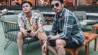 Nah, kala yang satu ini adalah bukti kedekatan Panji Komara dengan Rizky Febian saat nongkrong bareng. Foto: Instagram @panjikomara