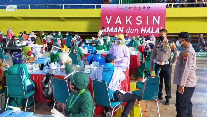 pelaksanaan vaksinasi di banyuwangi sempat ricuh kini normal