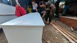 Perajin Mulai Kewalahan Layani Pesanan Peti Mati