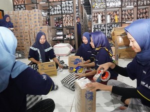 Pandemi Corona, Pemuda Ini Raup Cuan Rp 500 Juta/Bulan dari Jual Alas Kaki