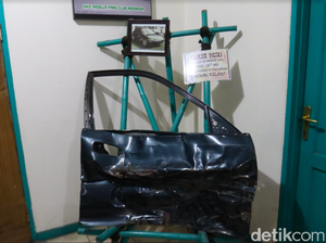 Merinding! Ini Pintu Mobil yang Menjadi Saksi Bisu Kecelakaan Nike Ardilla