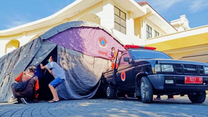 Satgas COVID-19 Bondowoso Dirikan Tenda Darurat