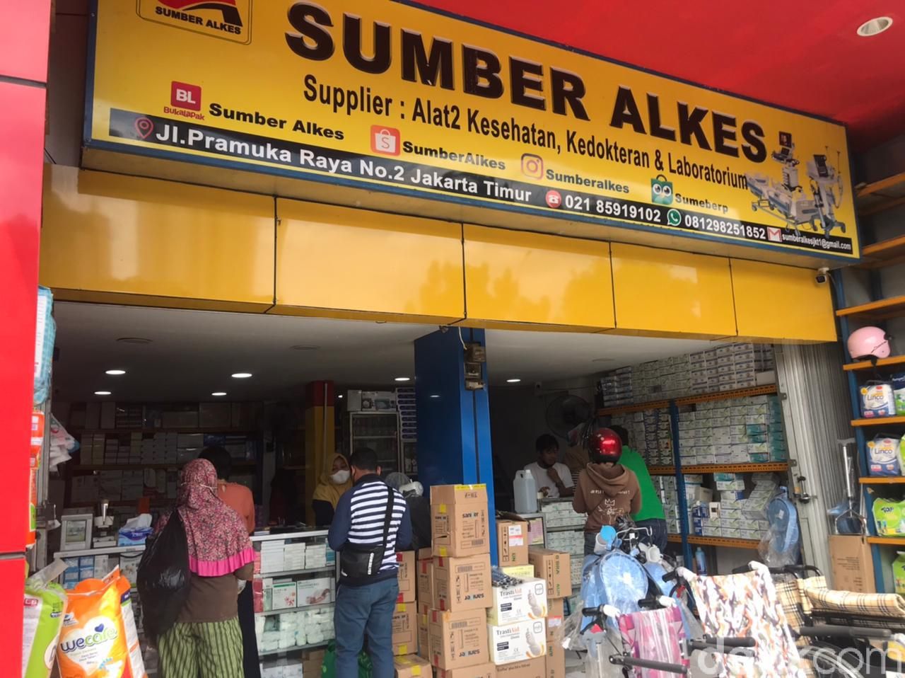 Stok Tabung Gas Oksigen di Pasar Pramuka Masih Kosong