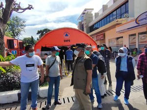 3 Tenda Darurat Dipasang Buntut Viral Pasien RSUD Bekasi Tidur di Parkiran