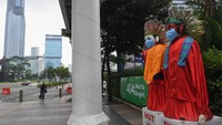 Pembatasan kegiatan oleh pemerintah melalui PPKM Mikro hingga 5 Juli 2021 antara lain penutupan ruang publik, pembatasan operasional transportasi serta penerapan protokol lebih ketat diharapkan dapat mengurangi penyebaran COVID-19 dimana fasilitas kesehatan telah penuh dalam menghadapi lonjakan pasien terkonfirmasi COVID-19