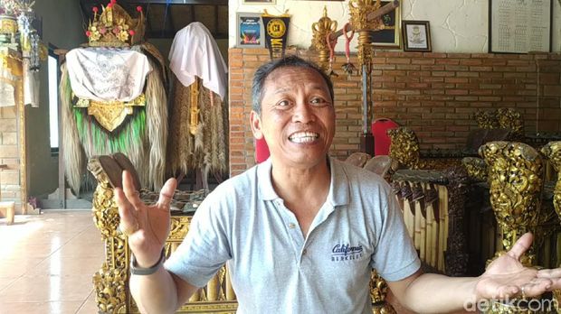Dewa Putu Berata Pemilik Sanggar Seni Cudamani Bali digaet untuk mengisi musik game Playstation 5 yaitu Kena: Bridge of Spirits