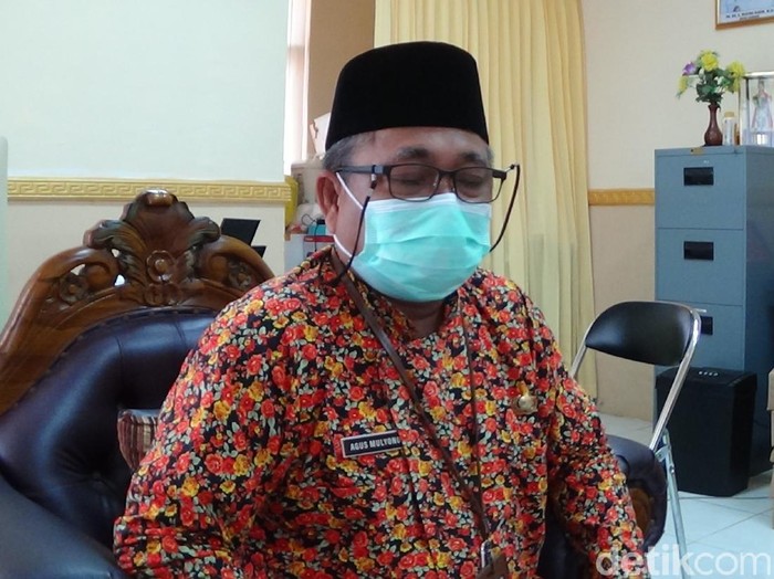 Kasus COVID-19 di Sumenep meluas hingga daerah kepulauan. Dinkes Sumenep menyiapkan 5 dokter untuk membantu penanganan kasus COVID-19 di kepulauan.