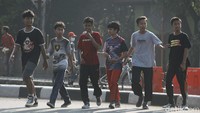 Padahal, kasus Corona tengah meningkat tajam beberapa pekan terakhir. Begitu juga dengan Bekasi, Kasus Corona pada anak tengah melonjak dan mencatatkan rekor tertingginya. Pemandangan ini sangat kontras dengan lonjakan kasus COVID-19 yang tengah terjadi. 