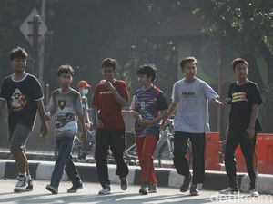 Duh, Anak-anak di Bekasi Ini Santuy Banget Nggak Pake Masker!