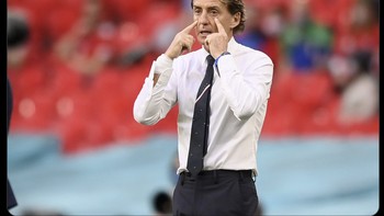 Catata kemanangan ini membuat Gli Azzuri tidak terkalahkan hingga 31 pertandingan. Sisa empat pertandingan lagi tanpa kekalahan untuk menyamai rekor Brasil. Foto: internet