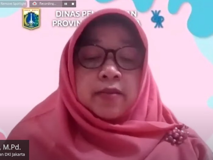 Kepala Dinas Pendidikan DKI Jakarta Nahdiana dalam webinar Kajian Kesiapan Pembelajaran Tatap Muka di Provinsi DKI Jakarta.