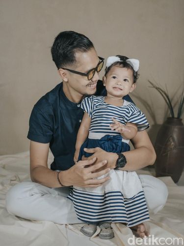 Kisah Anggun Wahyuni yang negatif Corona, merawat anaknya yang positif.