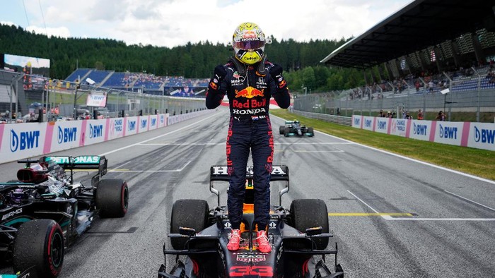 SPIELBERG, AUSTRIA - JUNE 27: Race winner Max Verstappen of Netherlands and Red Bull Racing celebrates in parc ferme during the F1 Grand Prix of Styria at Red Bull Ring on June 27, 2021 in Spielberg, Austria. (Photo by Darko Vojinovic - Pool/Getty Images)