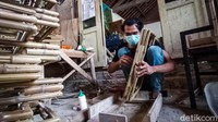 Mujimin mengaku, dalam sebulan ia bisa mengekspor hingga 4.000 nampan ke negeri kincir angin tersebut. 