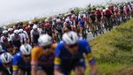 Pebalap Tuan Rumah Rebut Podium Pertama TDF 2021