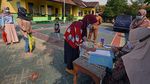 Seribu Satu Cara Mengerem Laju Kasus Corona