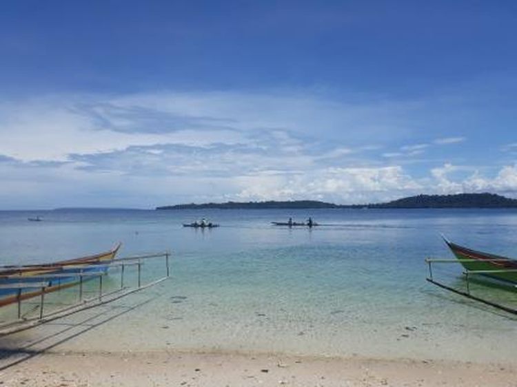 Rupa Secuil Surga dari Teluk Cenderawasih