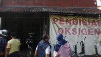 Warga dan masyarakat pun berharap, Pemerintah bisa segera mengatasi persoalan ini. Seperti diketahui, kenaikan penjualan tabung gas oksigen terjadi setelah adanya lonjakan COVID-19 di berbagai daerah tak terkecuali di DKI Jakarta dan sekitarnya.