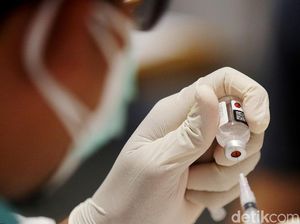 Disuntik Vaksin CoronaVac, Kenali Efikasi Sampai Efek Sampingnya