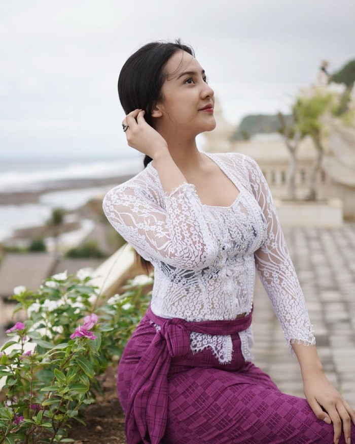 Anya Geraldine Anya Geraldine