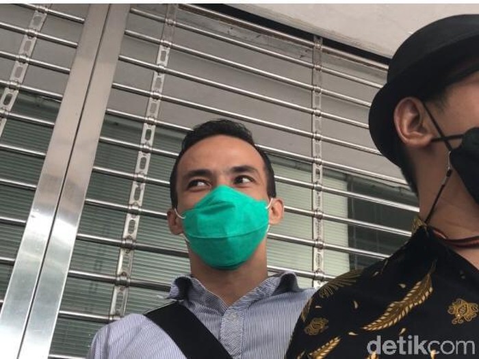 Attila Syach muncul dan bicara setelah jadi tersangka dugaan KDRT