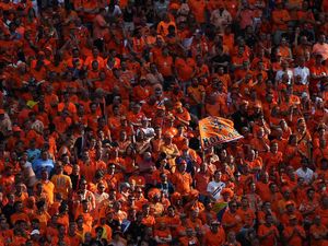 Euro 2020: Suporter Belanda Kena Razia Bendera LGBT di Hungaria
