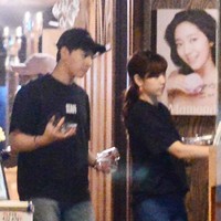 Pasangan artis Korea yang telah berpacaran selama empat tahun ini akan melangsungkan pernikahan pada Januari 2022. Park Shin Hye dan Choi Tae Joon juga menantikan kelahiran anak pertamanya. Keduanya pertama kali bertemu saat menjadi cameo The King of Dramas pada 2012. Foto: dok. Dispatch