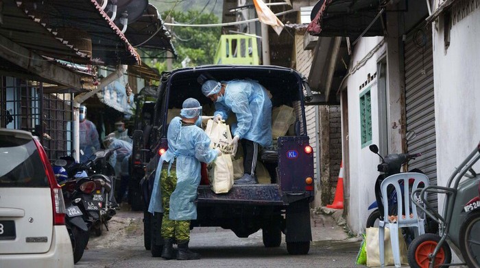 Corona Belum Reda, Malaysia Perpanjang Lockdown Malaysia perpanjang lockdown guna cegah penyebaran virus Corona di kawasannya. Lockdown diperpanjang menyusul kasus COVID-19 harian di negara itu masih tinggi.