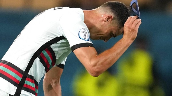 Detik-detik Cristiano Ronaldo Marah, Lempar Ban Kapten ke Tanah