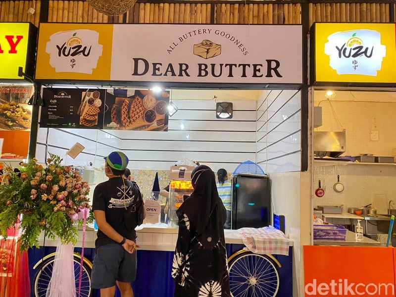 Dear Butter Dear Butter: Krenyes Gurih Croffle dengan 5 Pilihan Saus