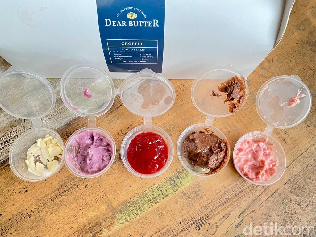 Dear Butter: Krenyes Gurih Croffle dengan 5 Pilihan Saus
