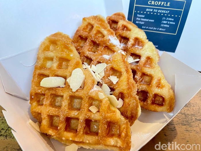 Dear Butter Dear Butter: Krenyes Gurih Croffle dengan 5 Pilihan Saus
