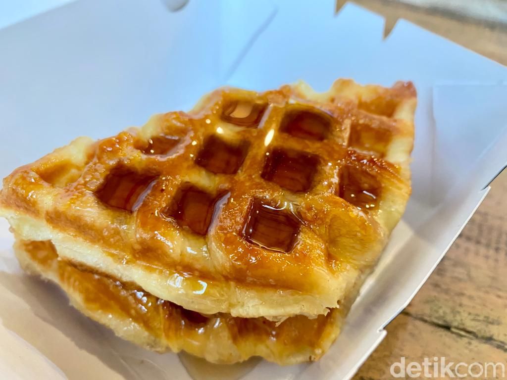Dear Butter: Krenyes Gurih Croffle dengan 5 Pilihan Saus