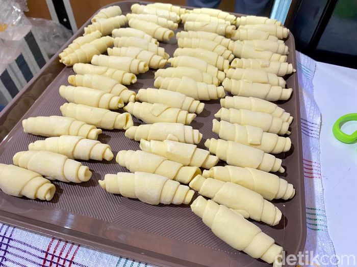 Dear Butter: Krenyes Gurih Croffle dengan 5 Pilihan Saus