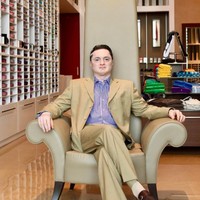 Gautam Singhania adalah chairman dan managing director dari Raymond Group, produsen bahan setelan jas terbesar di dunia. Punya kekayaan US$1,4 miliar atau Rp 20 triliunan, ia dijuluki Bolygarch.  Foto: Instagram @gautamsinghania99