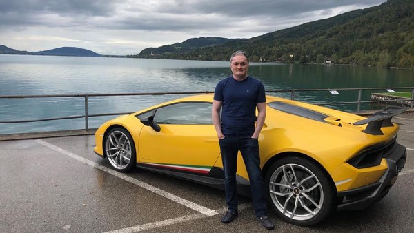 10 Foto Crazy Rich India, dari Jual Kain Bisa Koleksi Mobil Mewah dan Kapal