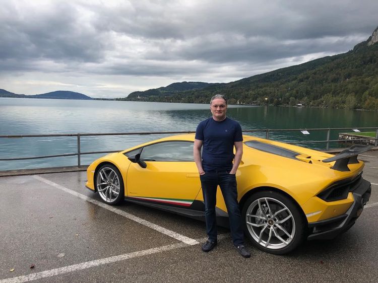 10 Foto Crazy Rich India, dari Jual Kain Bisa Koleksi Mobil Mewah dan Kapal