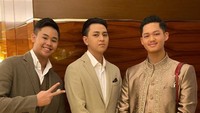 Dua anak laki-laki Yuni Shara, Cavin Obrient Salomo Siahaan dan Cello Obient Siahaan memang tengah memasuki masa remaja. Menurut Yuni sulit untuk anak remaja zaman sekarang tidak terpapar film porno sama sekali.