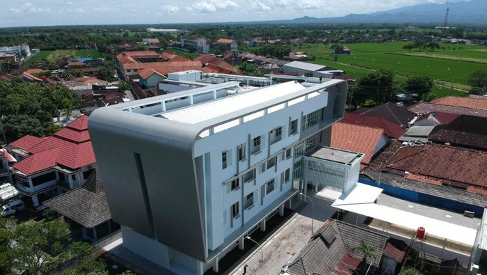 Gedung baru RSUD Sragen, Jawa Tengah, yang akan dijadikan untuk bangsal COVID-19.