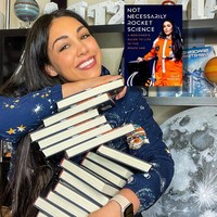 Ia pun mengaku bangga bahwa mimpinya untuk bisa terbang ke luar angkasa bisa jadi kenyataan. Kesempatan terbang ke luar angkasa ini adalah prestasi terbesarku sampai saat ini tapi mimpiku untuk masa depan adalah menggunakan ini sebagai katalisator untuk memastikan ribuan orang lain mengikutinya, ujar Kellie dilansir Dailymail. Foto: Instagram @kelliegerardi