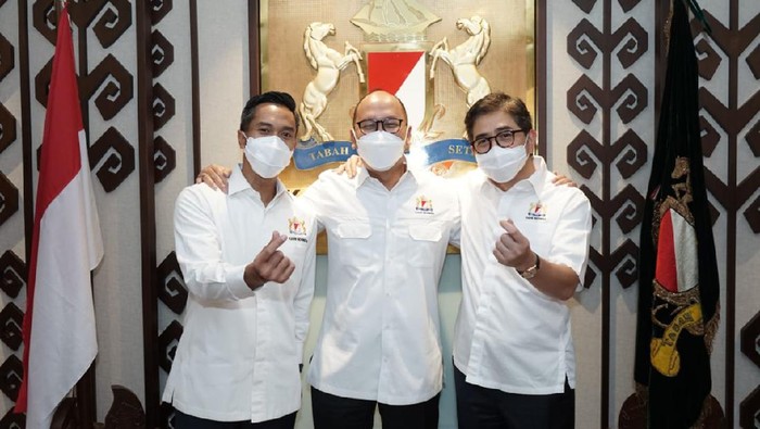 Ketua Umum Kamar Dagang Industri (Kadin) Indonesia Rosan Roeslani mengatakan pemilihan ketua umum baru Kadin sudah mendapatkan keputusan. Dia mengatakan Arsjad Rasjid akan menggantikannya sebagai Ketua Umum Kadin di periode berikutnya.
